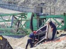 Arnavutköy’de sanayi sitesi inşaatında vinç devrildi: 1 işçi hayatını kaybetti