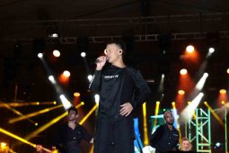 Edis Ataşehir’de hayranlarına unutulmaz bir gece yaşattı