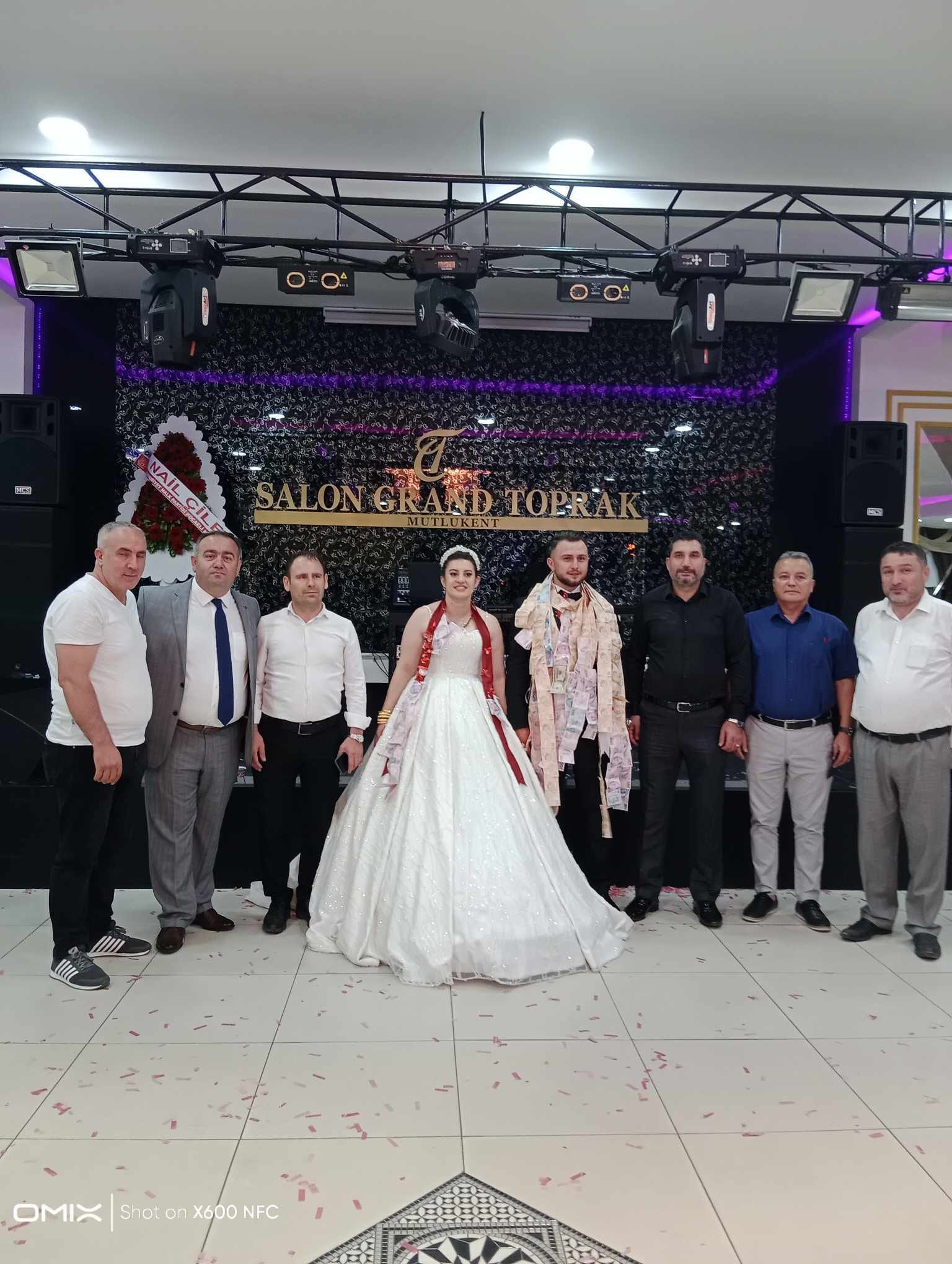 Fazlıoğlu ve Özkul ailelerinin mutlu günü Fazlıoğlu ve Özkul ailelerinin mutlu günü