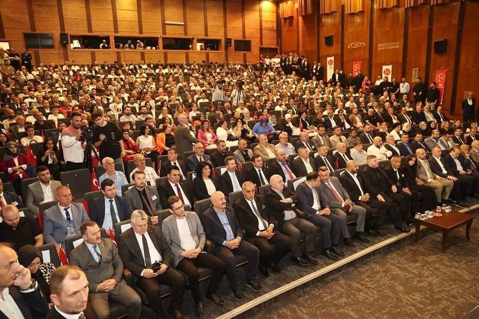 MHP’de Murat Nuri Demirbaş yeniden başkan! MHP’de Murat Nuri Demirbaş yeniden başkan!