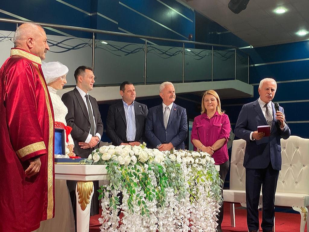 Fatih Araç'ın mutlu günü Fatih Araç'ın mutlu günü