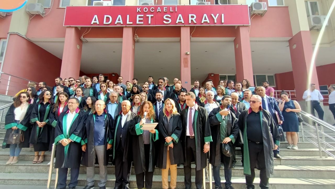 Kocaeli Barosu şiddete karşı ayakta!