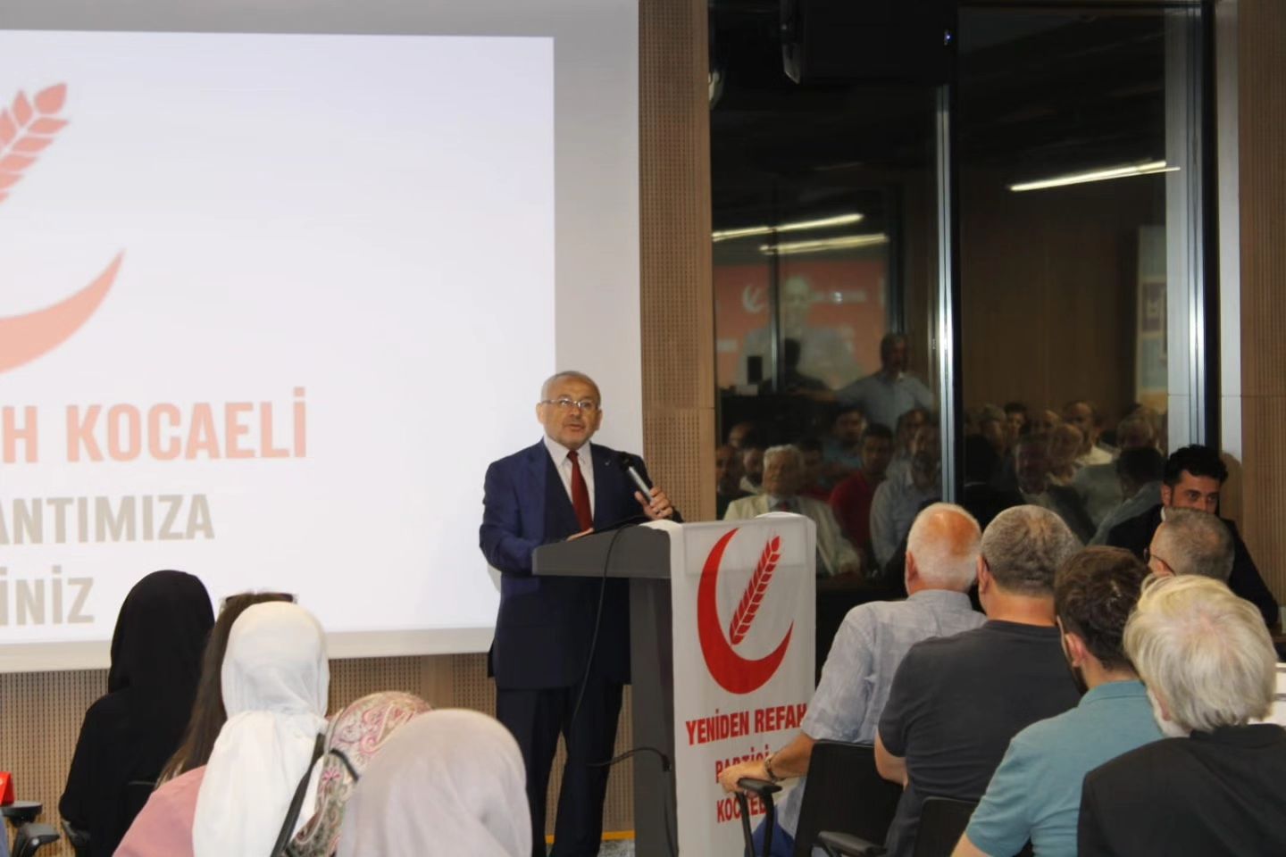Sıkıntıya düşen çözümü YRP’ de arıyor!
