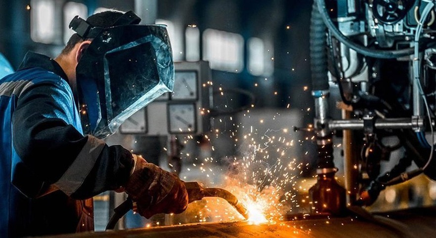 Sanayi üretimi yıllık yüzde 7,4 arttı
