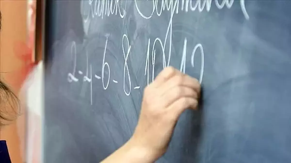 Cumhurbaşkanı'ndan öğretmenlere müjde! Ek ders ücretlerinde artışa gidiliyor