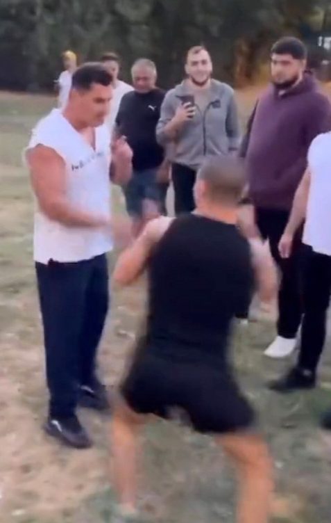 Sosyal medyadan birbirlerine meydan okuyorlardı! Ünlü isimler sokak ortasında kavga ettiler!