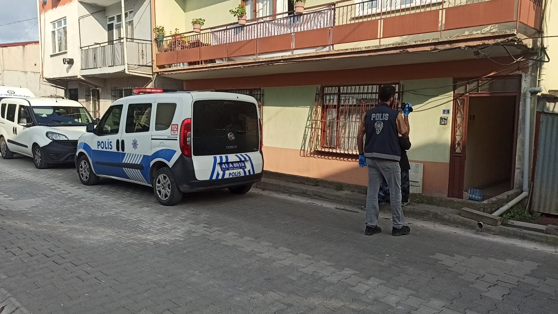 Eniştesini tabanca ile vurarak öldürdü Eniştesini tabanca ile vurarak öldürdü