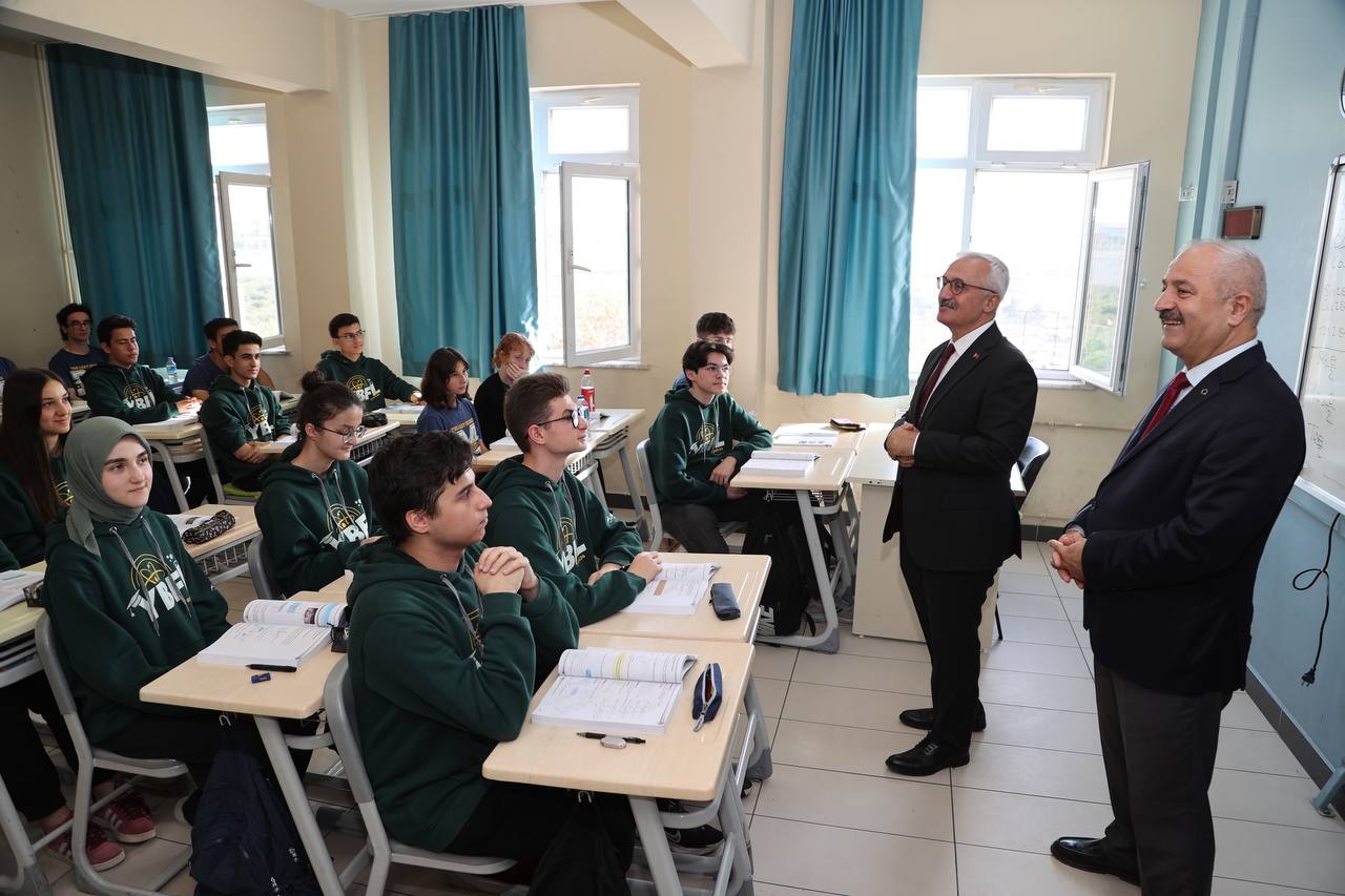 Başkan Büyükgöz Bayrak Töreninde Başkan Büyükgöz Bayrak Töreninde
