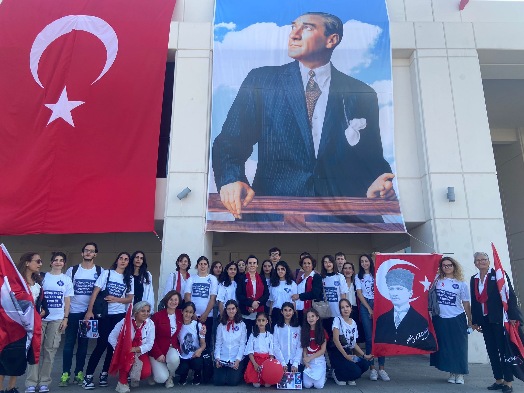 ÇYDD Cumhuriyet’in 100.Yılını Kutladı