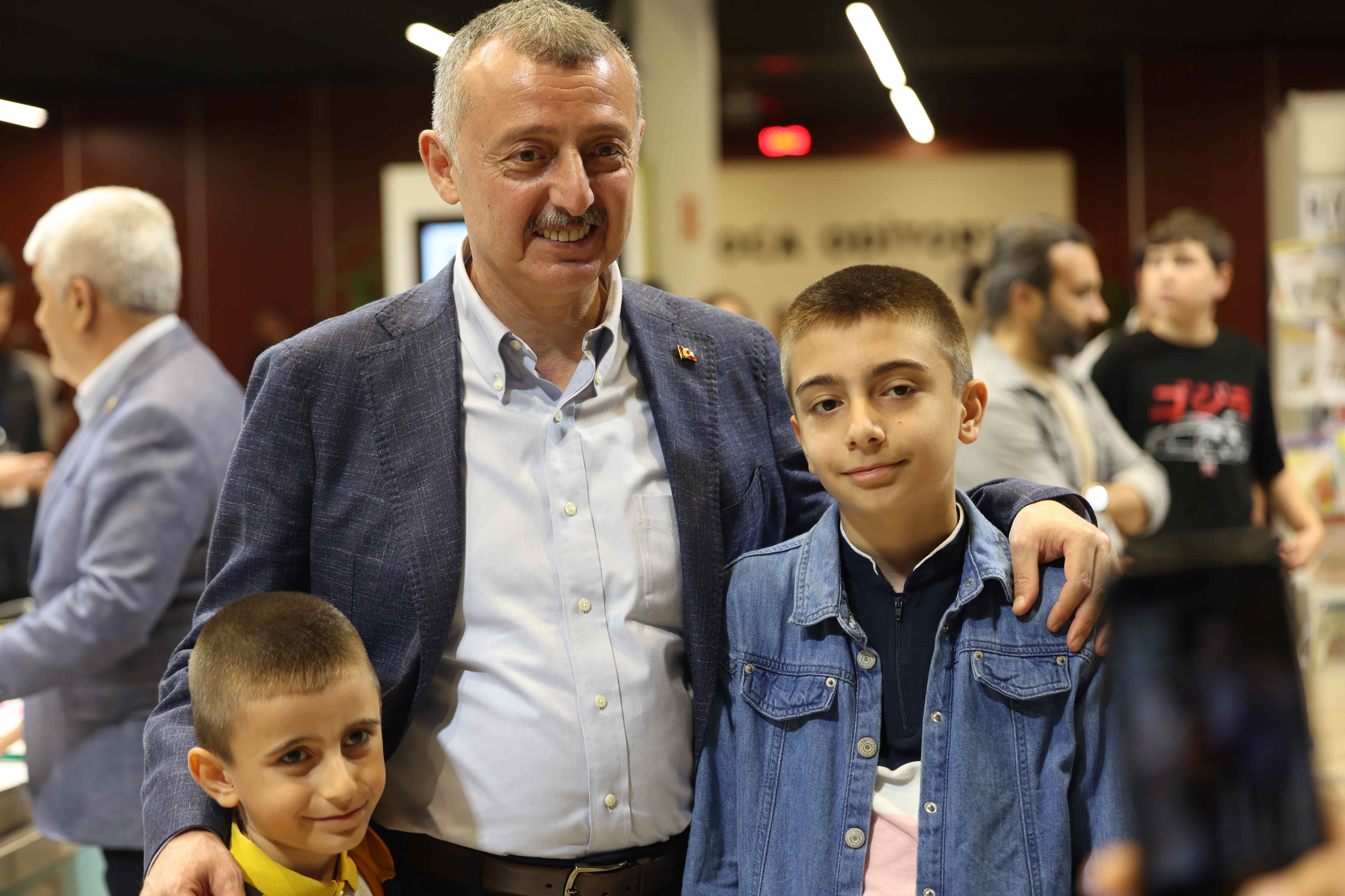 Kitap fuarının asıl sahibi gençlerimizdir