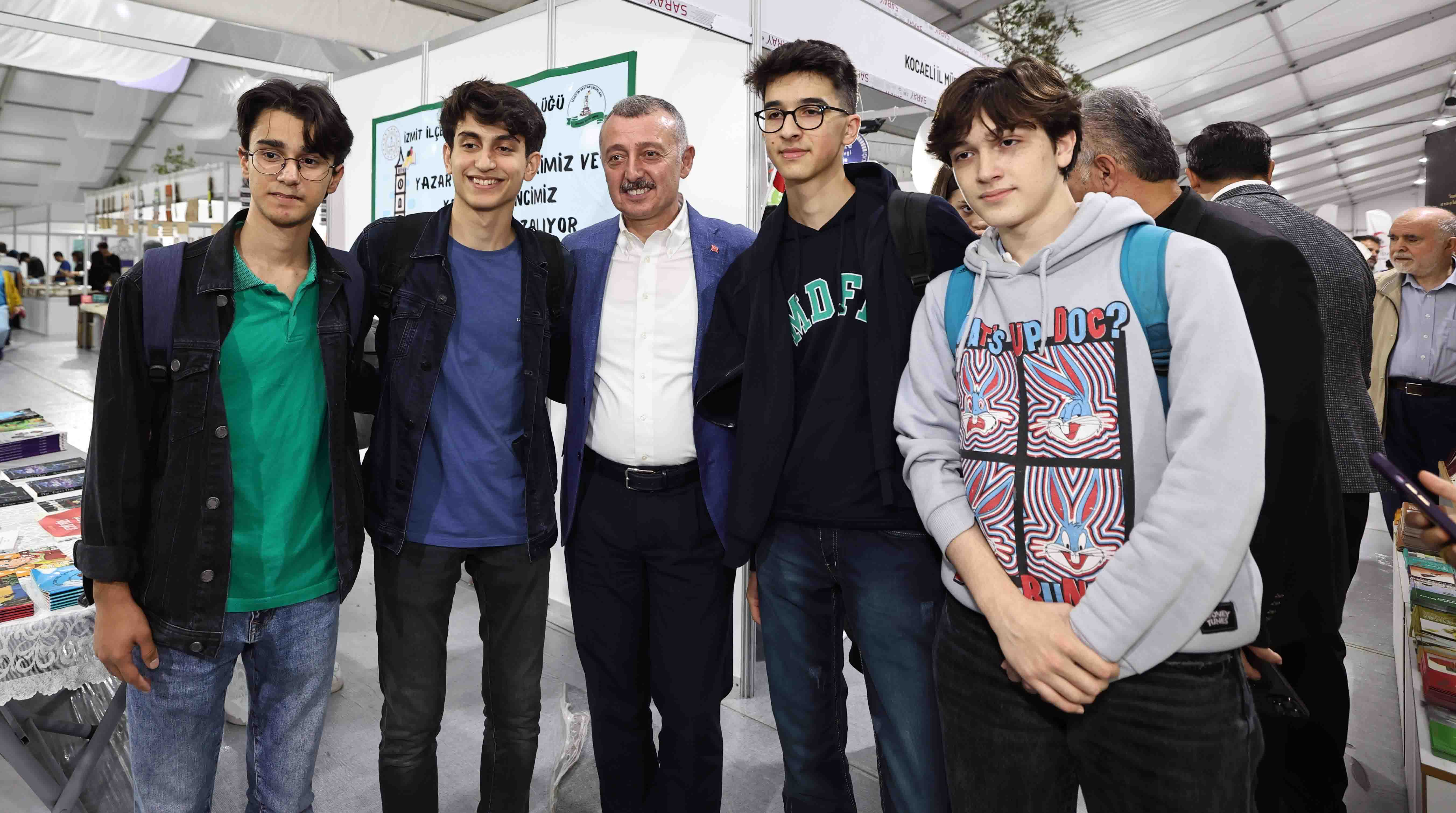 Kitap fuarının asıl sahibi gençlerimizdir Kitap fuarının asıl sahibi gençlerimizdir