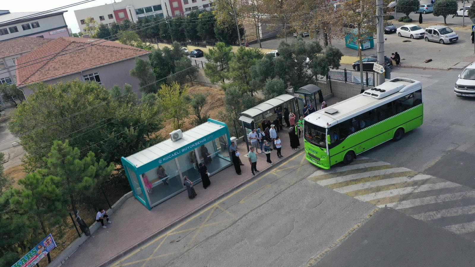Klimalı duraklar Kocaelililerin hizmetinde Klimalı duraklar Kocaelililerin hizmetinde
