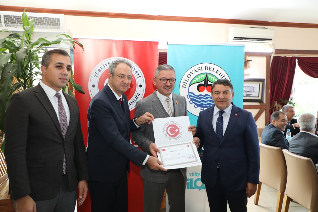 Dilovası  Muhtarlarını Unutmadı!