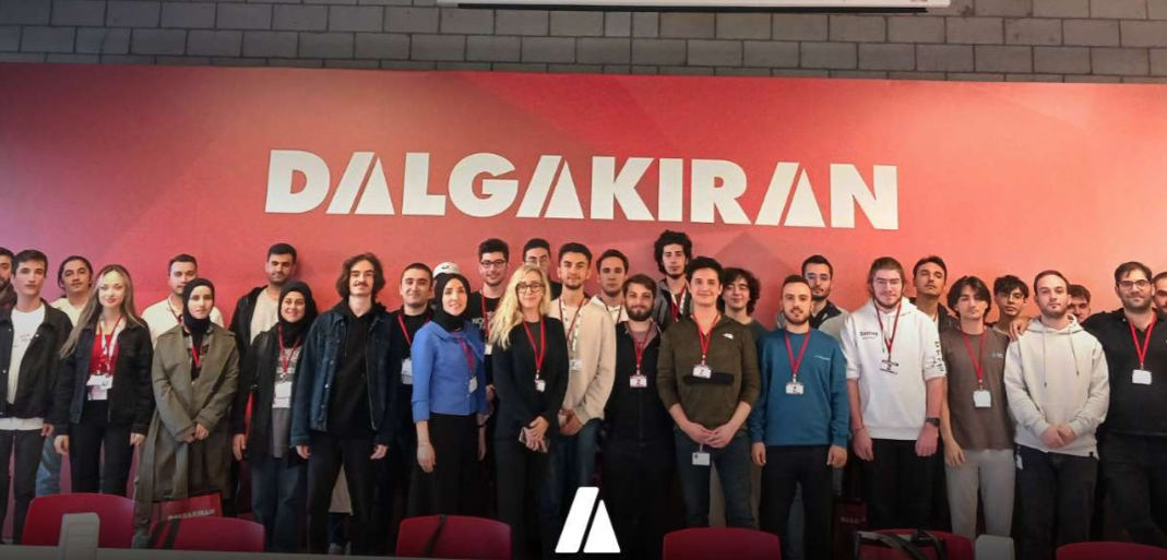 Dalgakıran, yazılımcıları fabrikada ağırladı