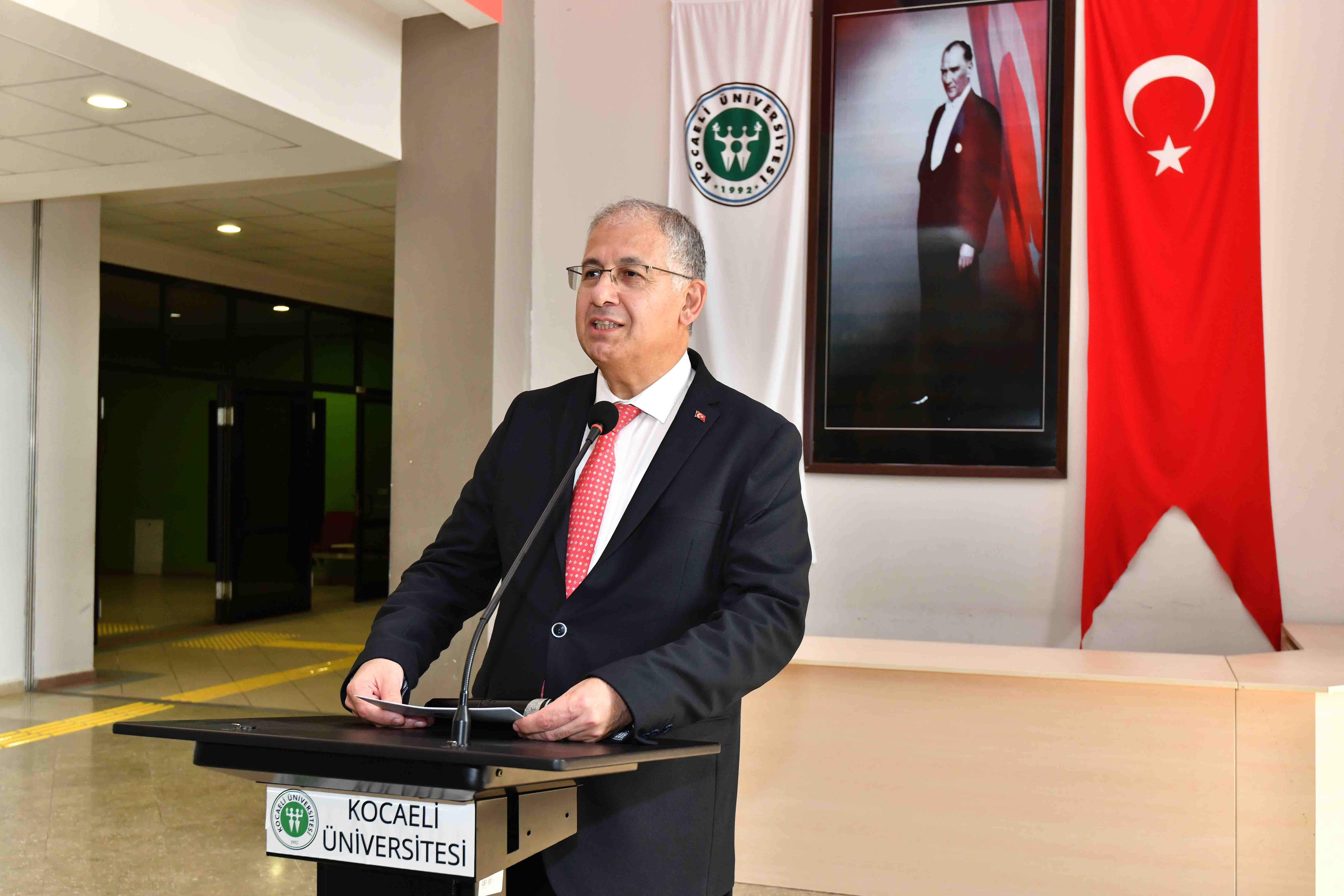 KOÜ öğrencileri, Kocaelispor maçlarını artık ücretsiz izleyecek! KOÜ öğrencileri, Kocaelispor maçlarını artık ücretsiz izleyecek!