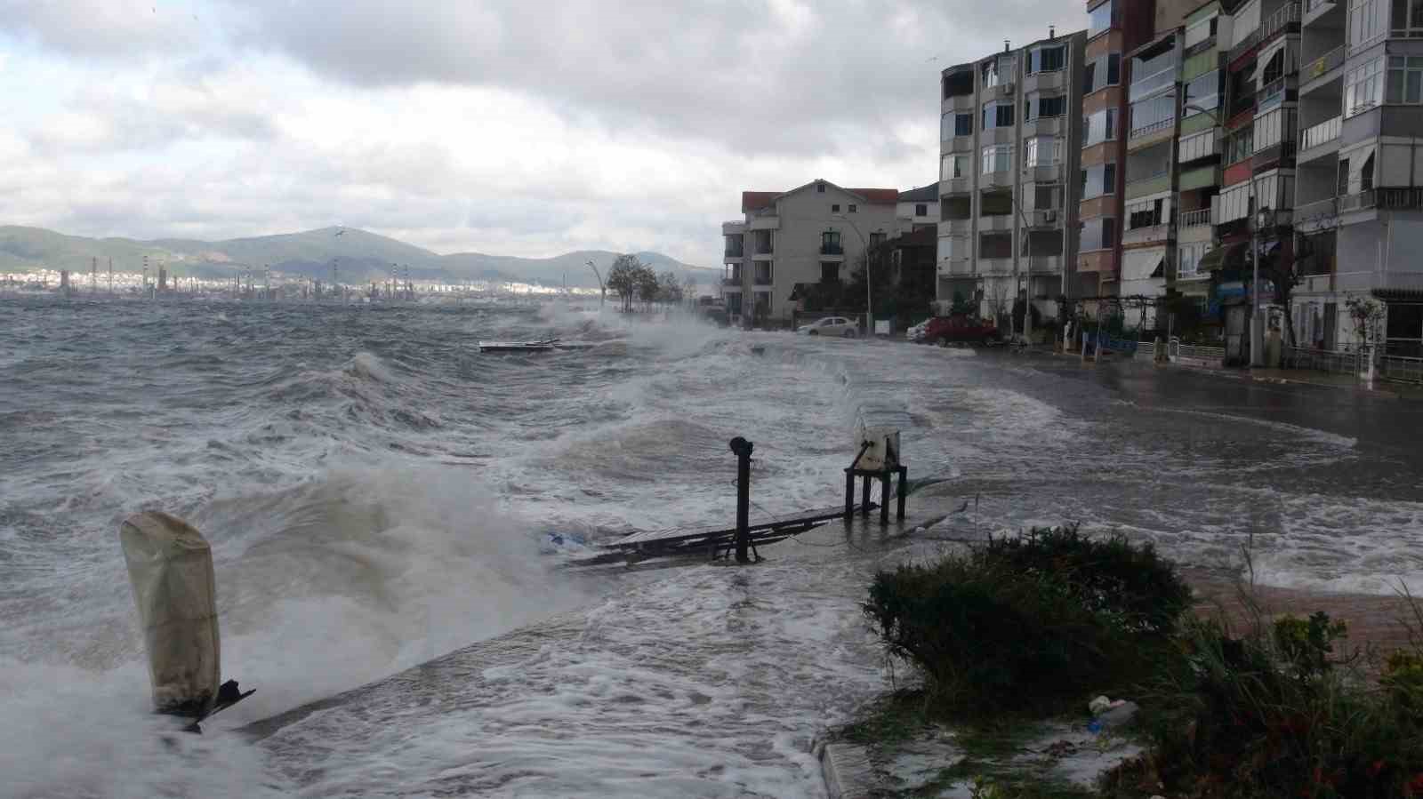 Kocaeli Valiliğinden fırtına uyarısı!