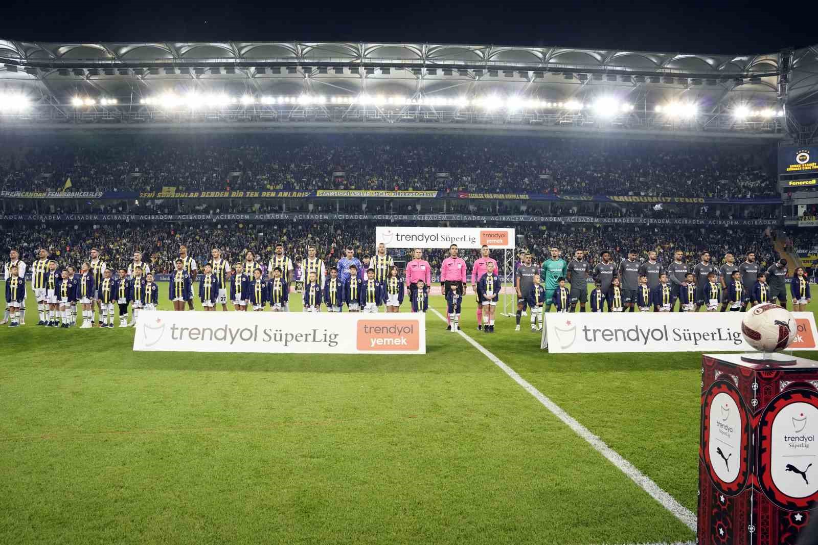 Trendyol Süper Lig: Fenerbahçe: 0 – Karagümrük: 0 (Maç devam ediyor)