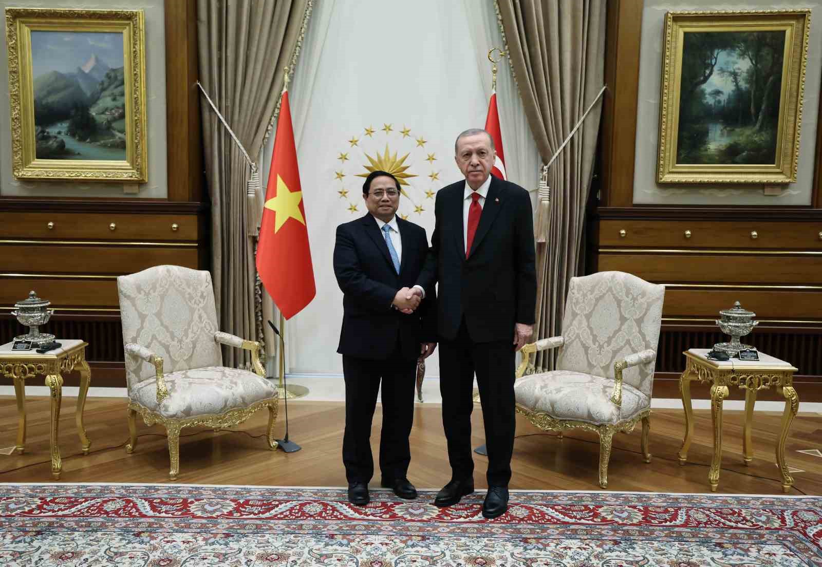 Cumhurbaşkanı Erdoğan, Vietnam Başbakanı Pham Minh Chinh’i Cumhurbaşkanlığı Külliyesi’nde kabul etti.
