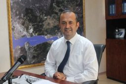 Çakmak ve Gür’den aday değilim mesajı
