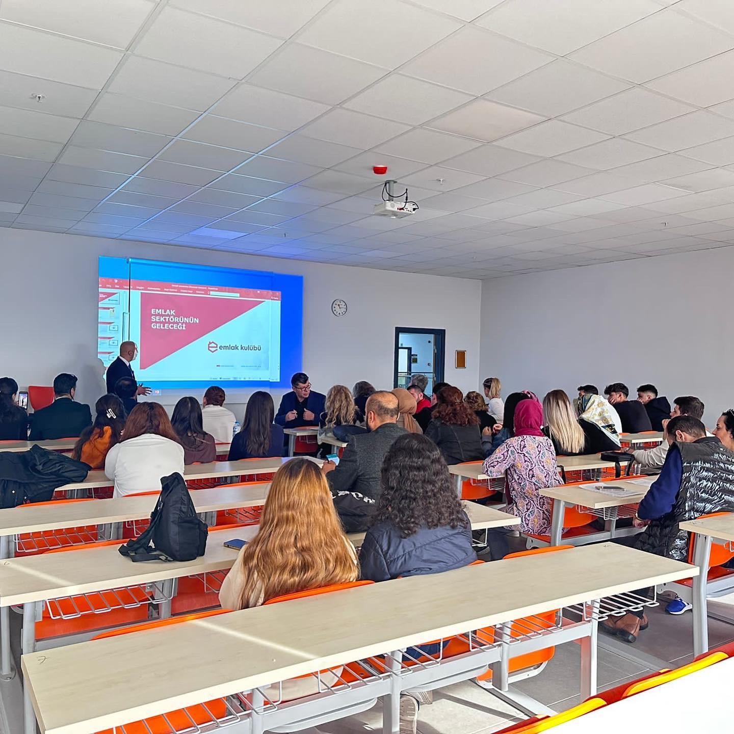 Emlak Kulübü’nden KOÜ öğrencilerine panel Emlak Kulübü’nden KOÜ öğrencilerine panel