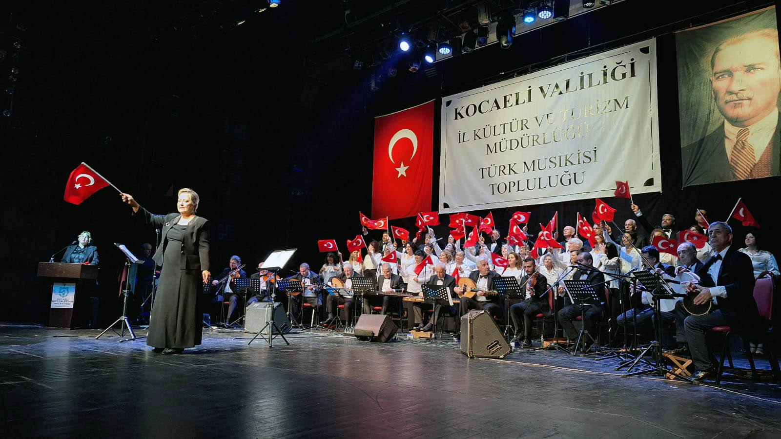 Atamızın sevdiği şarkılar söylendi!