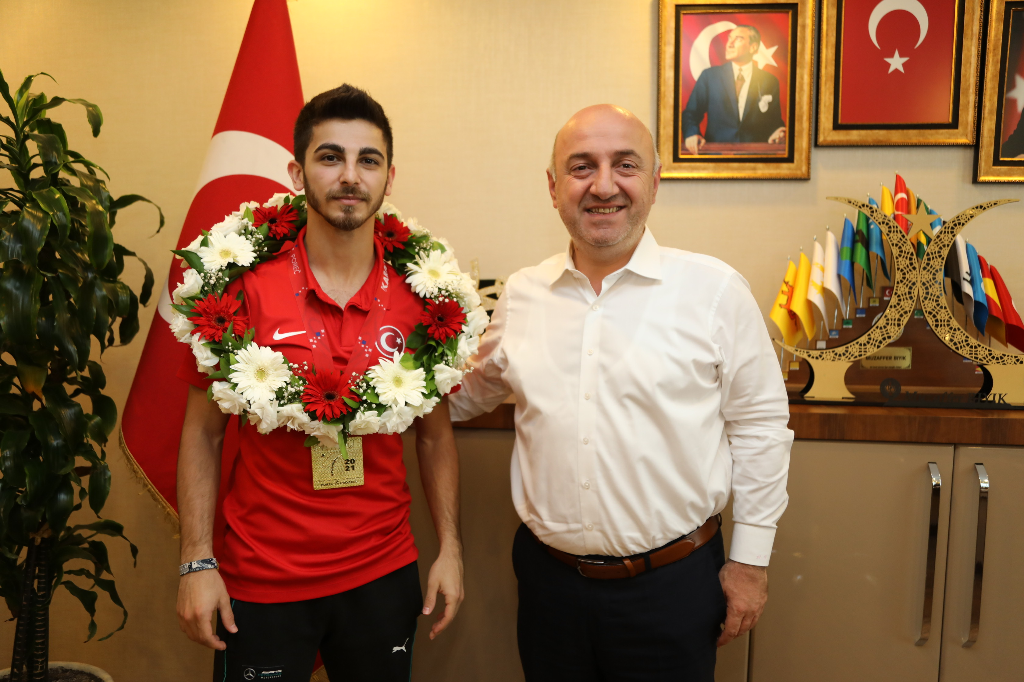 Şamdan’dan 100 Yılda anlamlı madalya