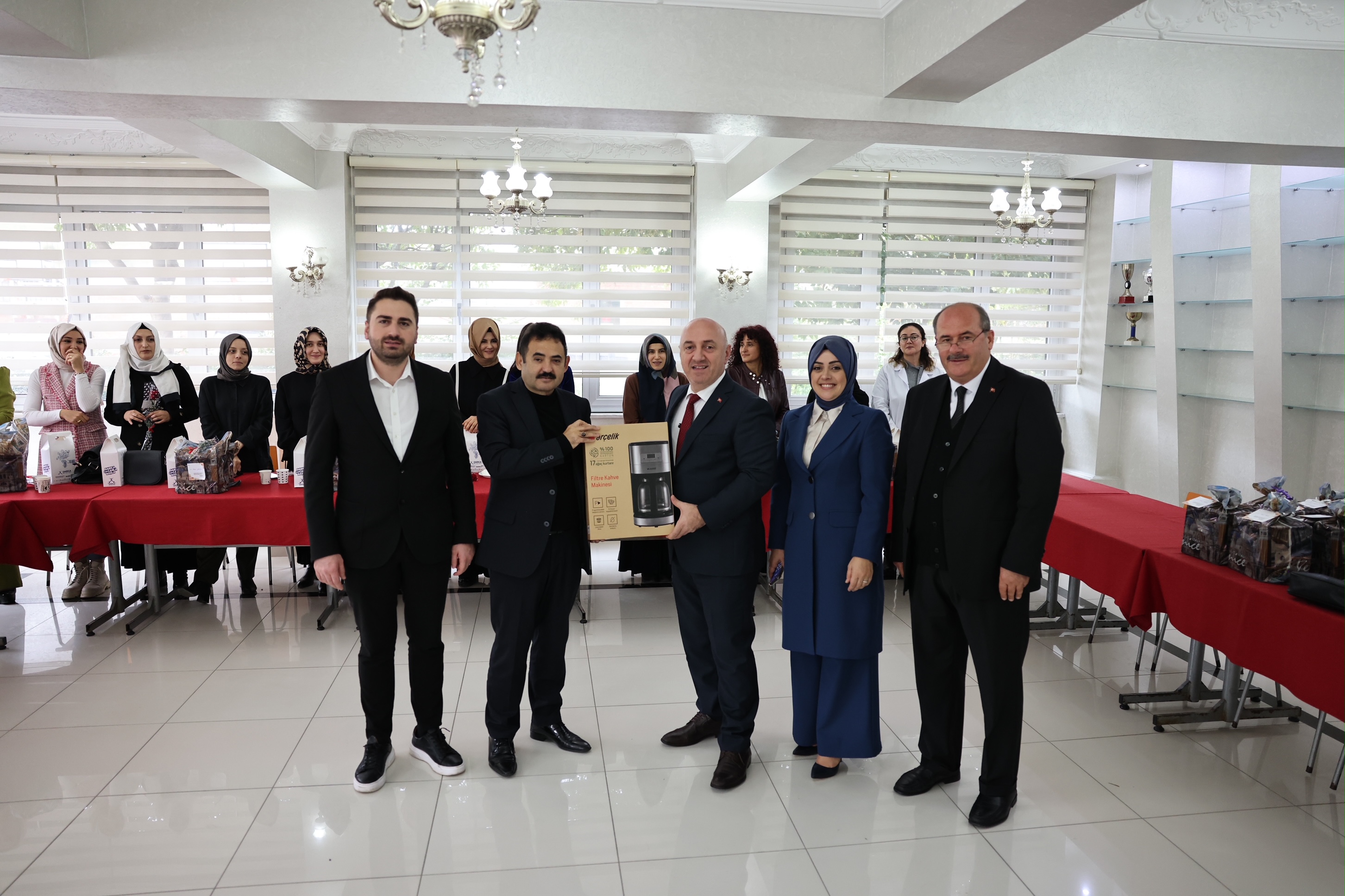 Darıca’da öğretmenlere özel kutlama Darıca’da öğretmenlere özel kutlama