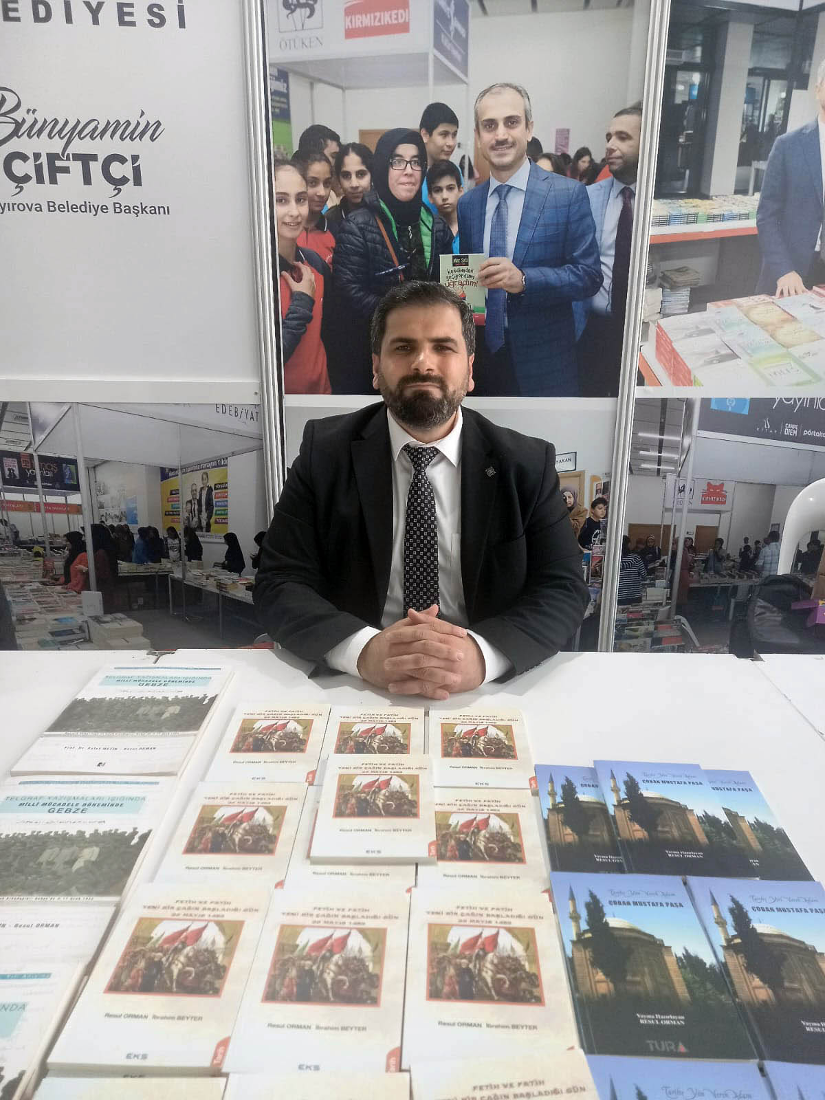 ÇAYIROVA KİTAP GÜNLERİNDE SAKİNLİK ÇAYIROVA KİTAP GÜNLERİNDE SAKİNLİK