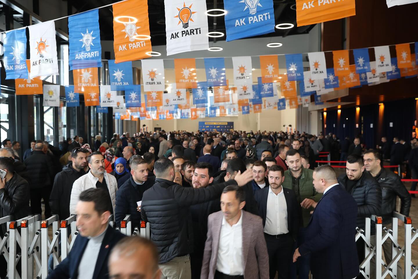 Ak Parti Temayul Yoklaması’na rekor katılım