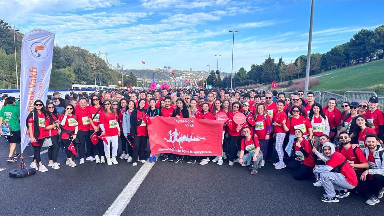İş Dünyası Yeni Yüzyıla koştu İş Dünyası Yeni Yüzyıla koştu