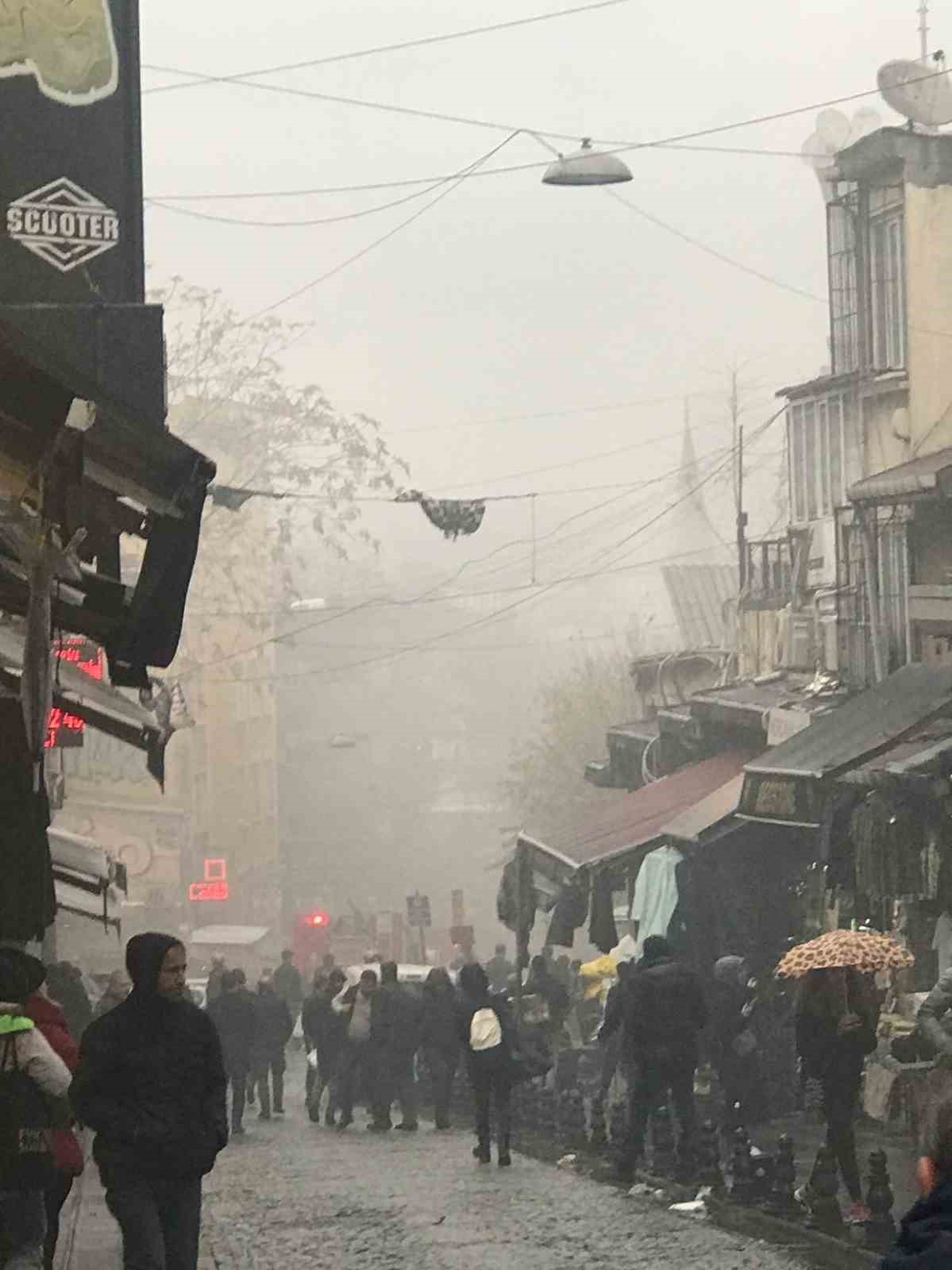 Fatih’te 6 katlı handa yangın paniği