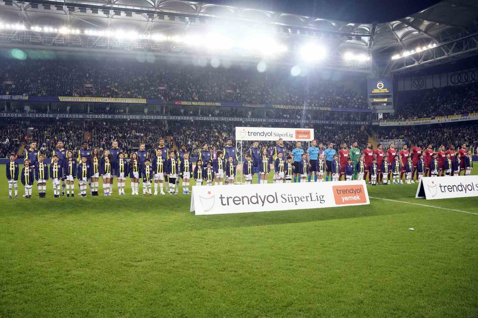 Trendyol Süper Lig: Fenerbahçe: 0 – Sivasspor: 0 (Maç devam ediyor)