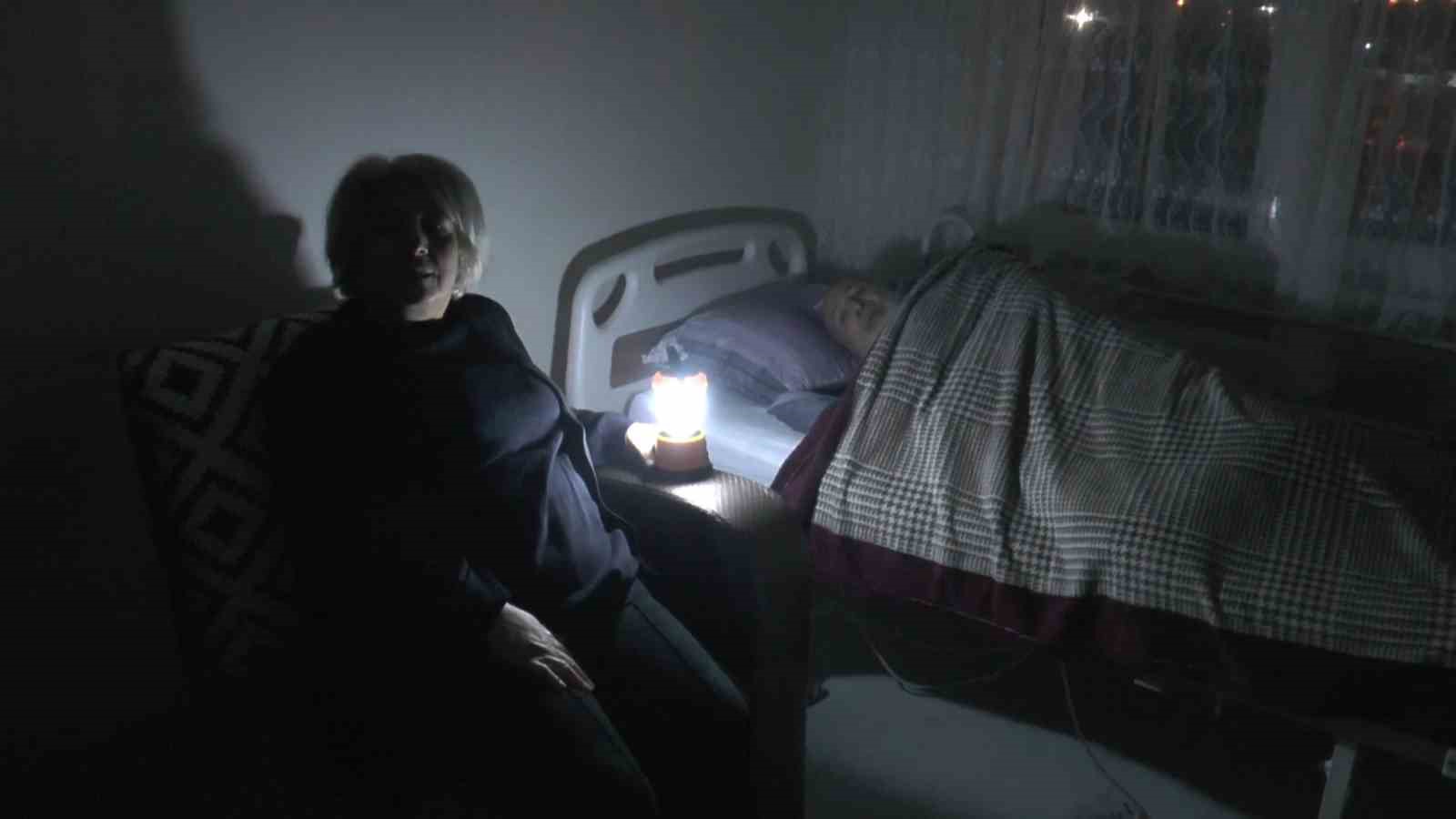 Çayırova’da 140 daireli sitede elektrik çilesi: Soğuk havada karanlığa mahkum oldular