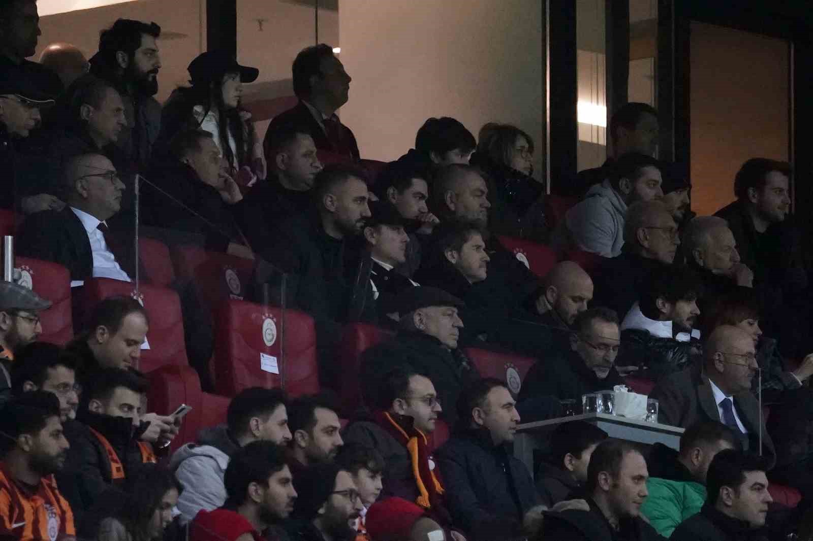 Vincenzo Montella, Galatasaray – Adana Demirspor maçını izledi