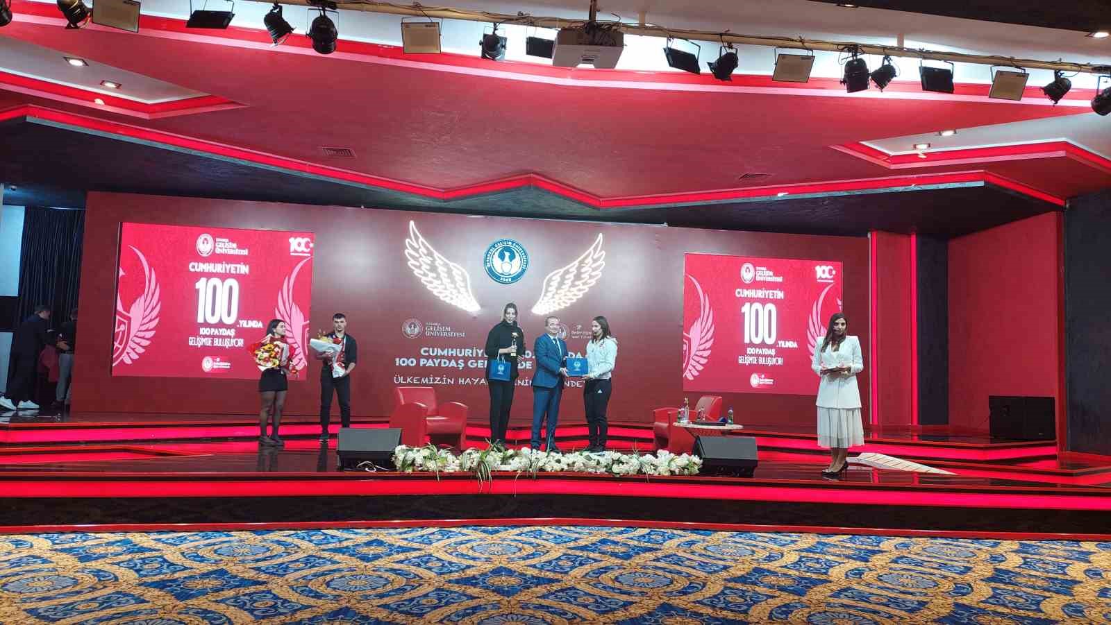 Spor camiasının ünlü isimleri, İGÜ’de buluştu