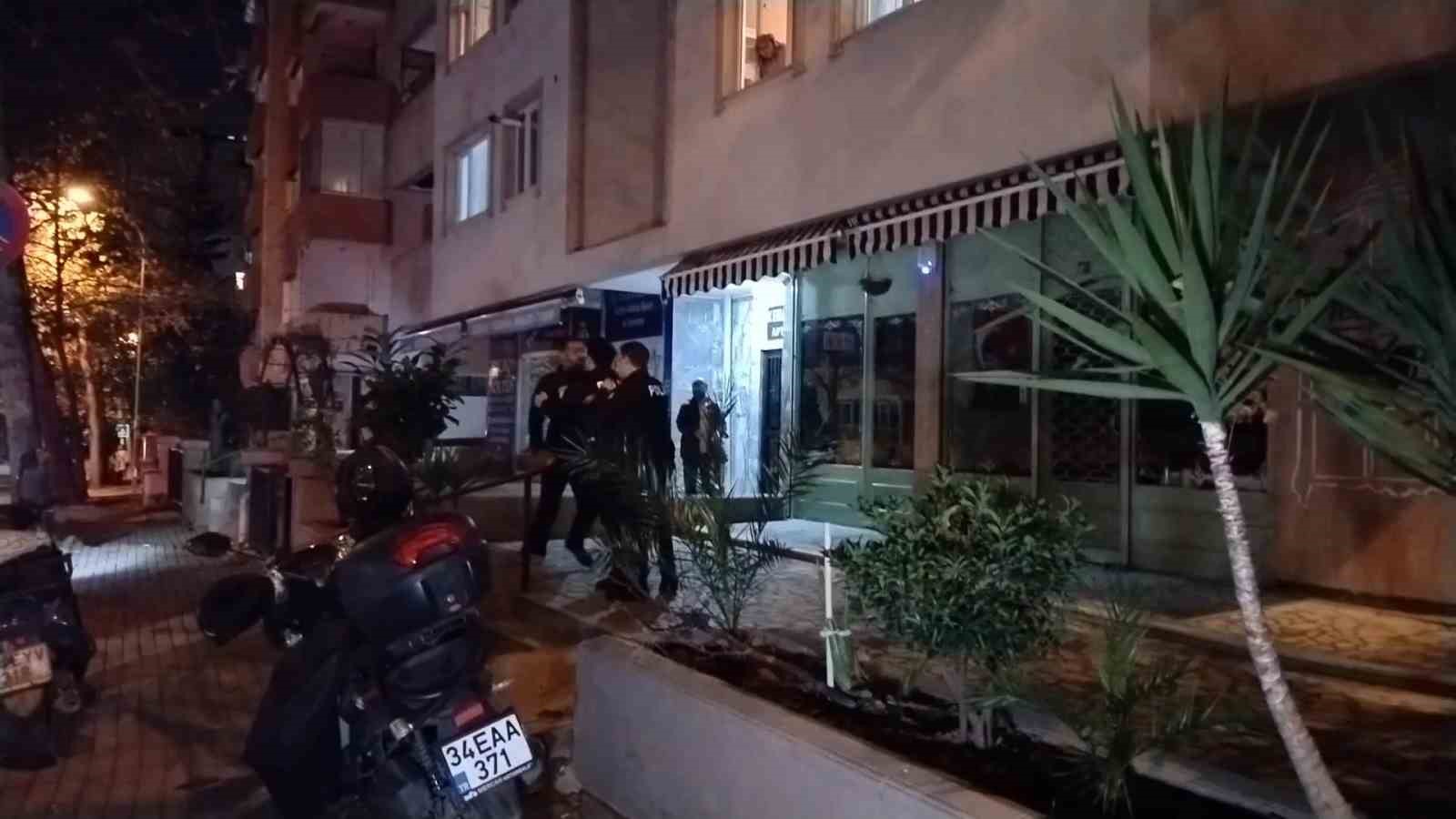 Ataşehir’de otomobil motosiklete çarptı, motosikletli yaralandı