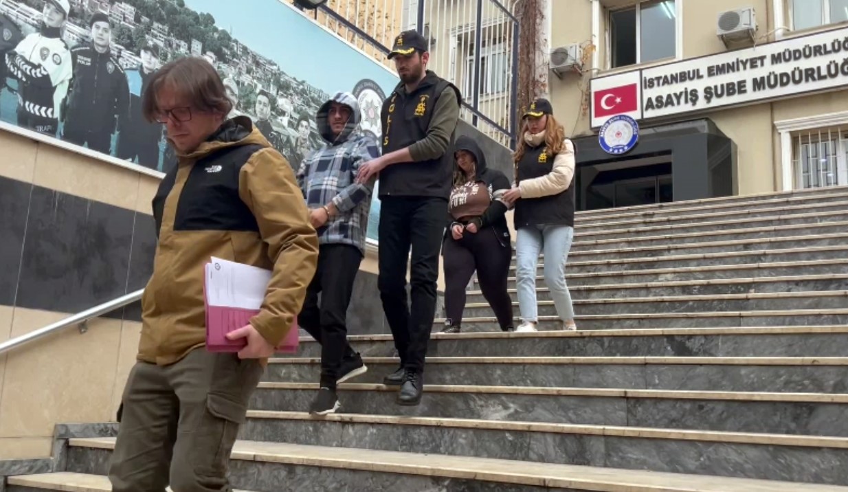 Sosyal medya fenomenlerine “müstehcenlik” operasyonu: 6 gözaltı