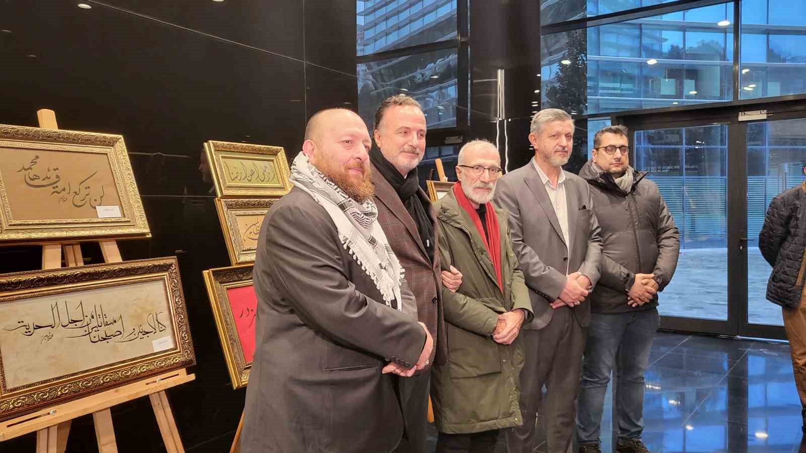 Hat eserleriyle Gazze’ye yardım topladı, iyilik ödülünün sahibi oldu