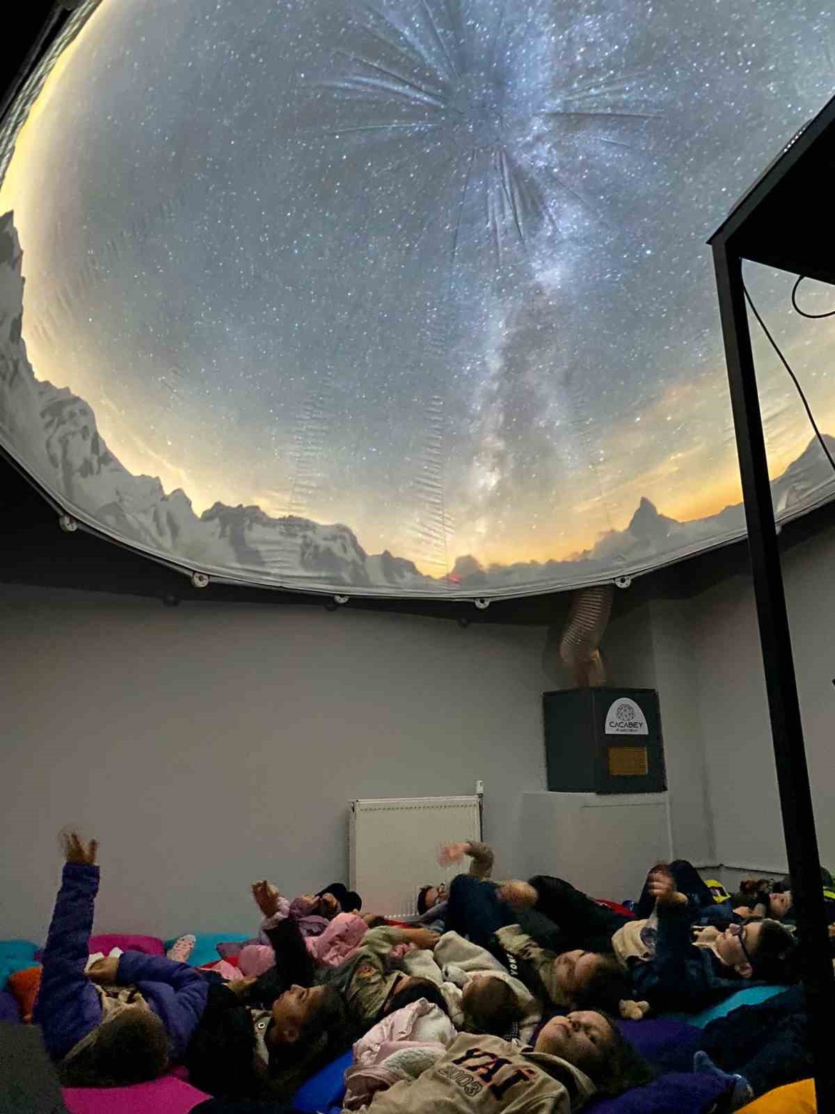 Çocukların planetaryum deneyimi