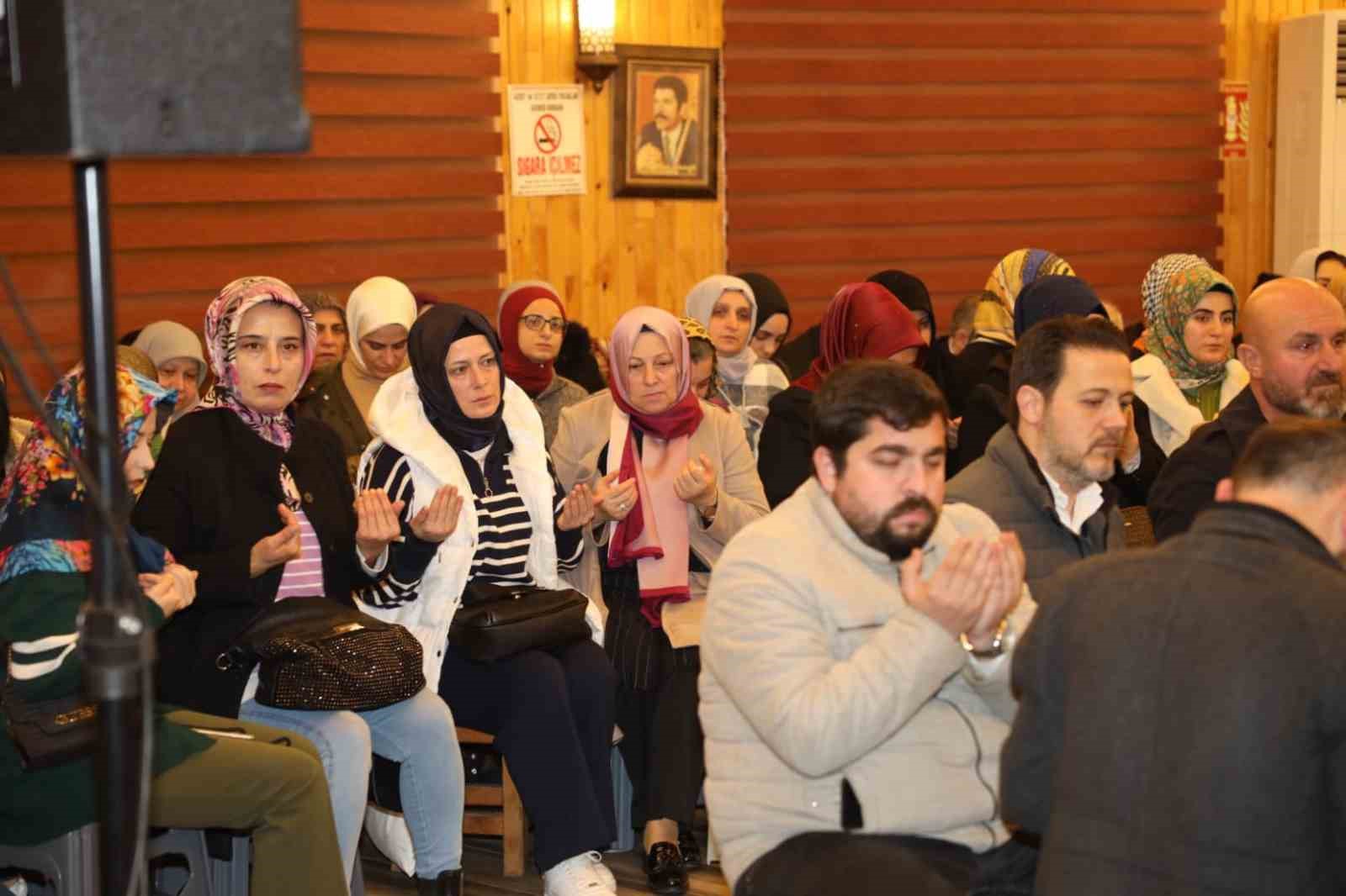Körfez’de şehitler için dua edildi