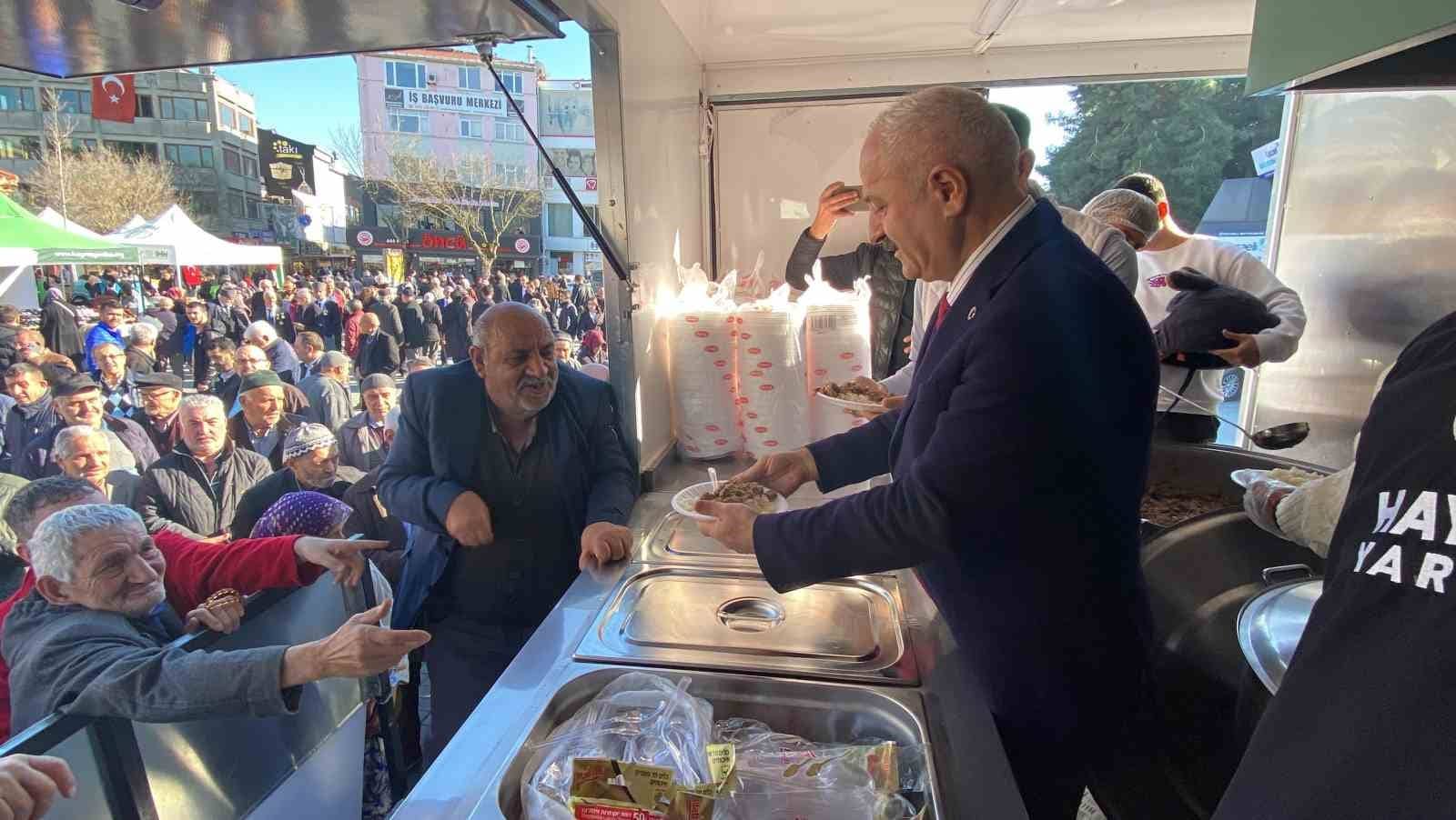 Kocaeli’de şehitler için mevlit okutuldu, yemek dağıtıldı