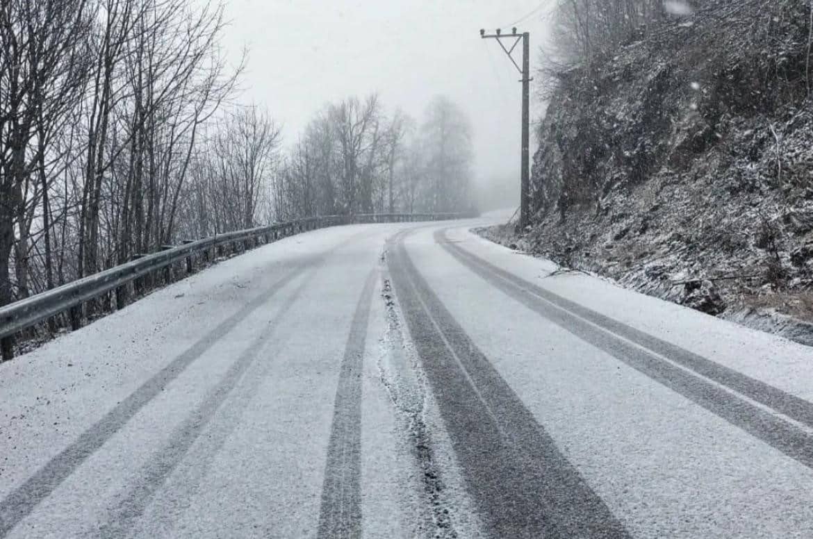 Kartepe’de yılın ilk kar yağışı başladı