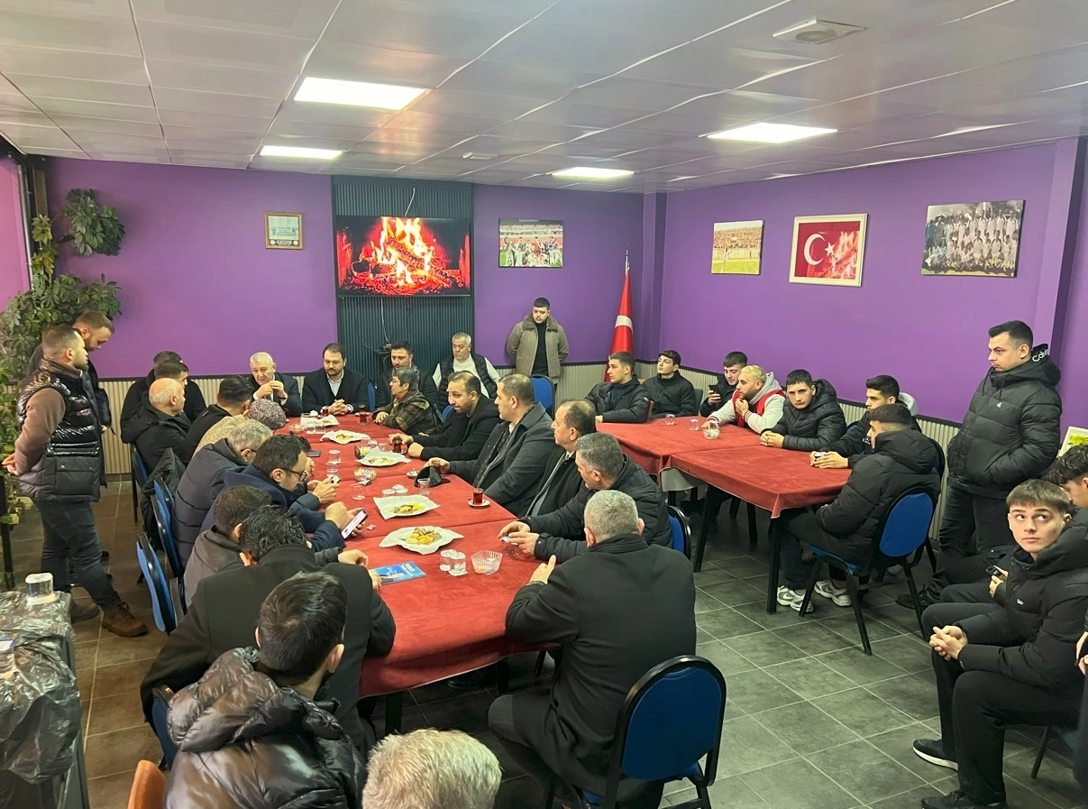 Sadık Güvenç’ten Gebzespor taraftarına ziyaret Sadık Güvenç’ten Gebzespor taraftarına ziyaret