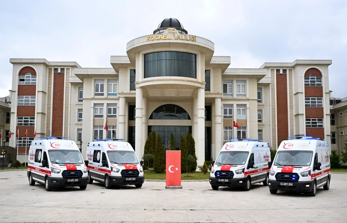 Sağlık Bakanlığı’ndan Kocaeli’ye 4 Ambulans Sağlık Bakanlığı’ndan Kocaeli’ye 4 Ambulans