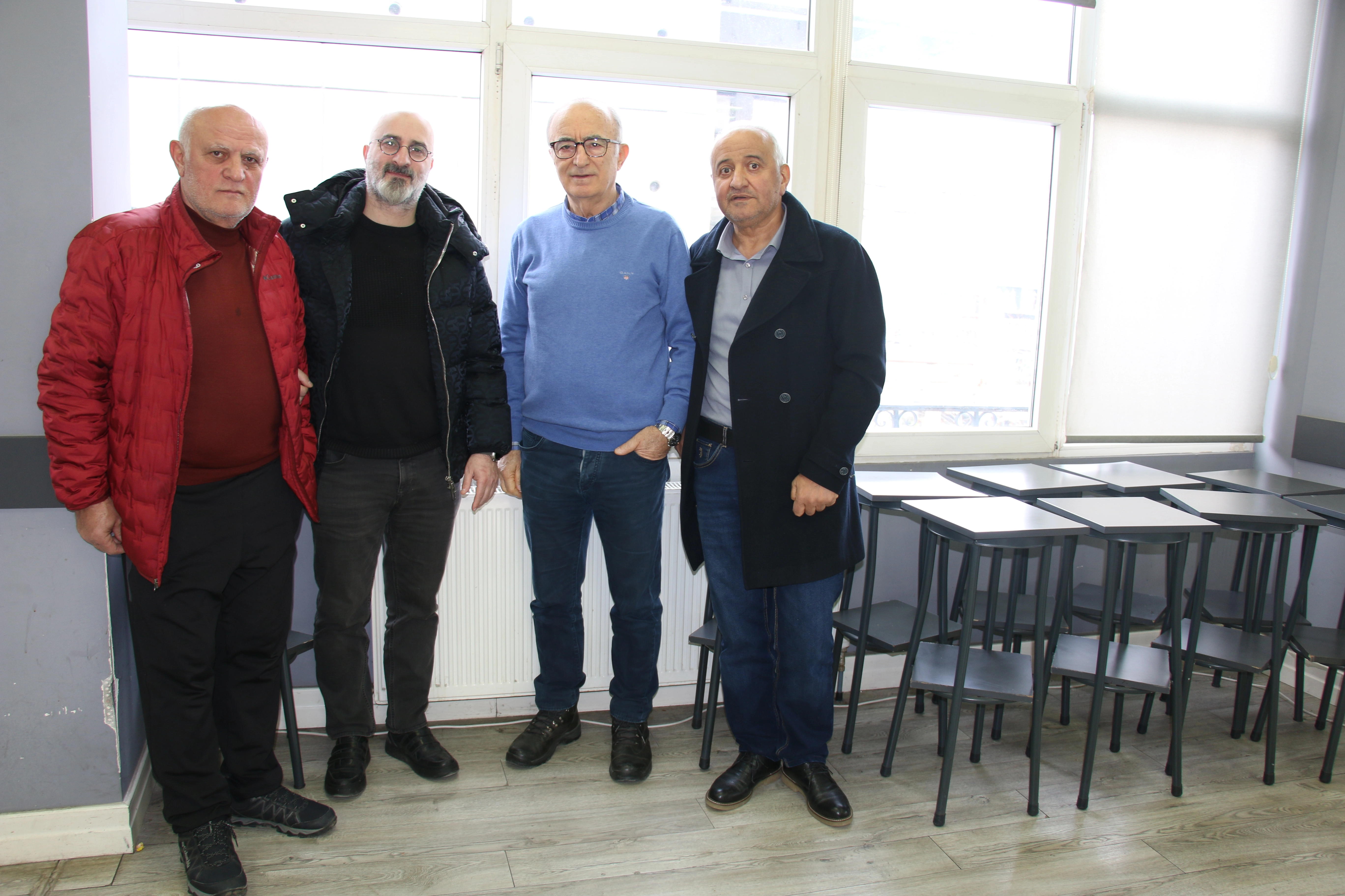 Peynirci Baba,Trabzonspor’un efsane futbolcularını unutmadı! Peynirci Baba,Trabzonspor’un efsane futbolcularını unutmadı!