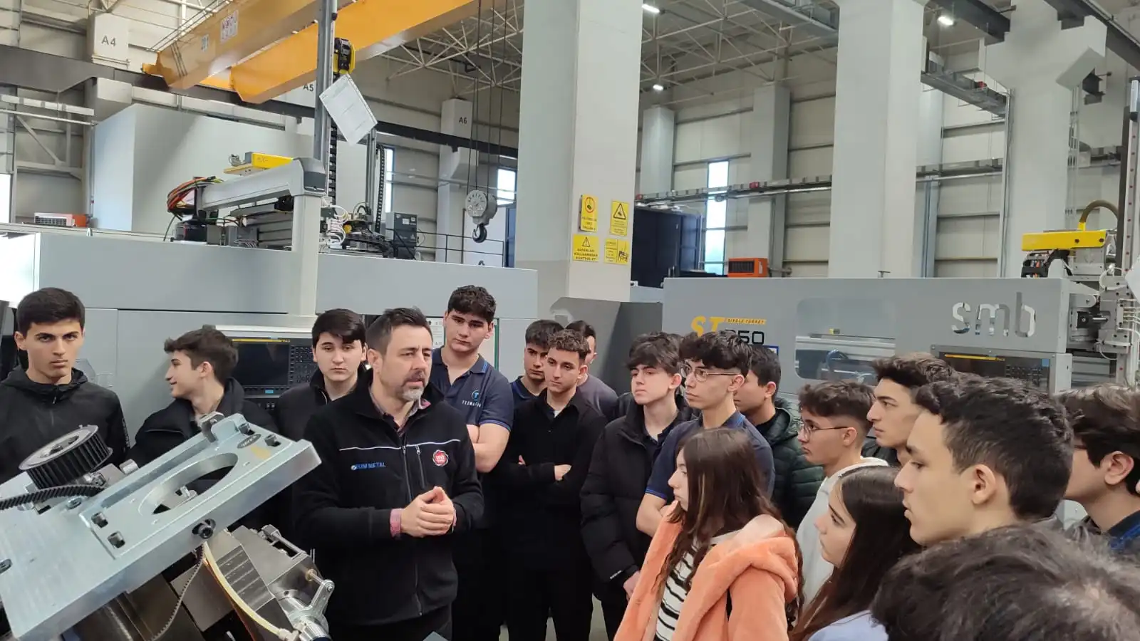 Topkapı Okulları Tezmaksan sınıfı, Smb Technics Gebze CNC fabrikasını ziyaret etti Topkapı Okulları Tezmaksan sınıfı, Smb Technics Gebze CNC fabrikasını ziyaret etti