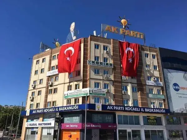 AK Parti’nin Kocaeli Belediye Başkan Adayları Açıklandı