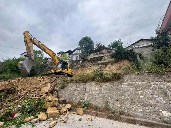 İzmit’te Taş Duvar Yenileniyor