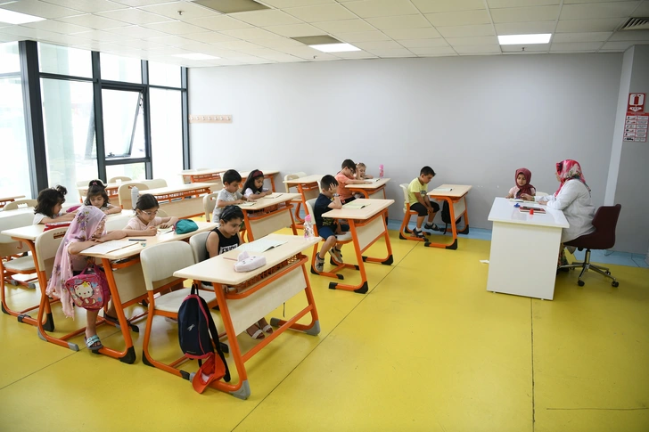 Çayırova Belediyesi Bilgi Evlerinde Yaz Okulu Kayıtları Açılıyor