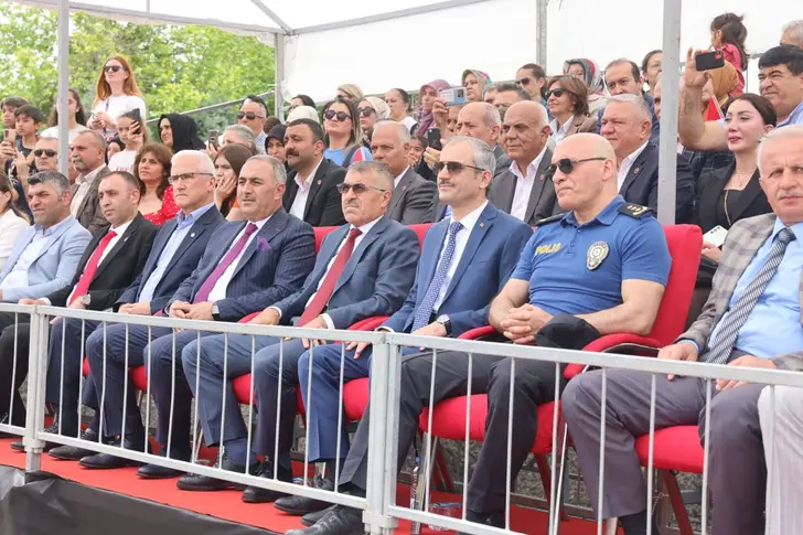 Çayırova'da 19 Mayıs Coşkusu Çayırova'da 19 Mayıs Coşkusu